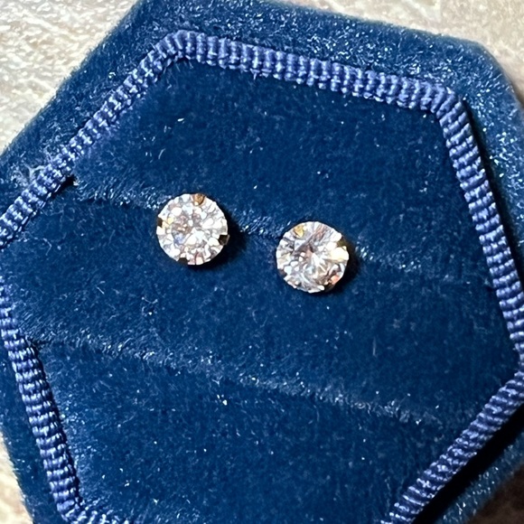 10K Gold And CZ Stud Earrings - Picture 10 of 15